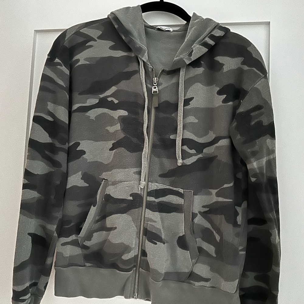 Camo Splendid zip up sweatshirt green small
